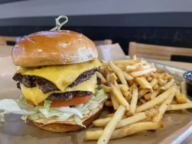 Buffalo Wild Wings Burgers Con Menú